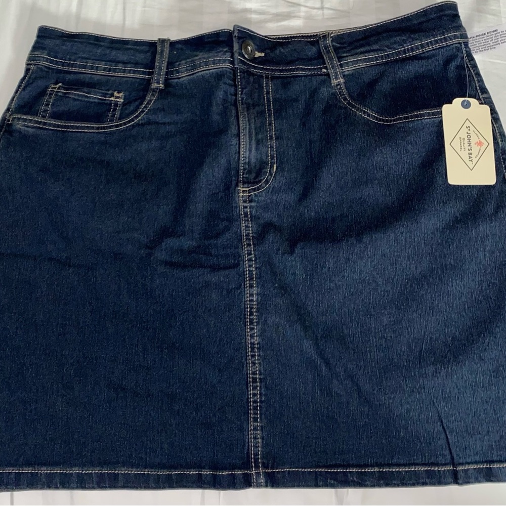NEW W/TAGS Womens St.John’s Bay Denim Skort